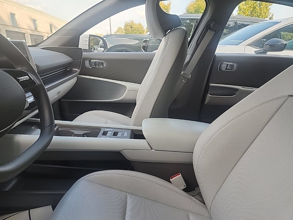Certified 2025 Hyundai Ioniq 6 SEL AWD/4WD image 6
