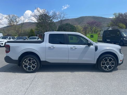 Used 2025 Ford Maverick Lariat w/ 4K Tow Package image 2