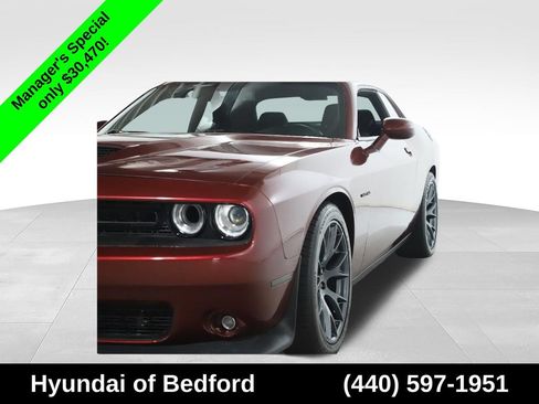 Used 2022 Dodge Challenger R/T w/ Blacktop Package RWD image 4