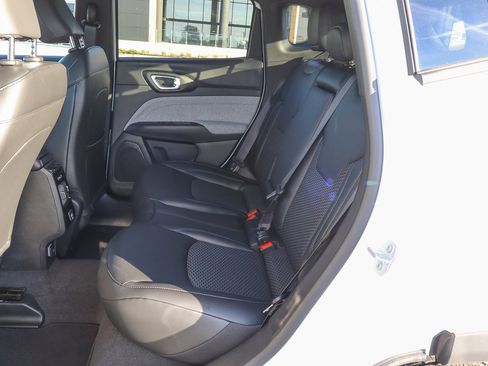 New 2026 Jeep Compass Latitude image 14