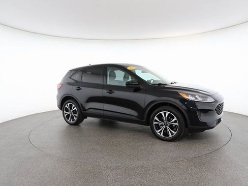 Used 2022 Ford Escape SE w/ SE Sport Appearance Package image 25