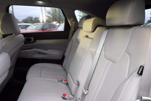 Used 2025 Kia Sorento S w/ Panoramic Sunroof Package FWD image 37