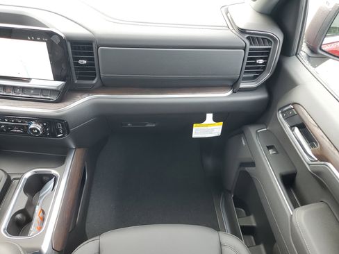 New 2026 GMC Sierra 1500 SLT w/ SLT Convenience Package image 19