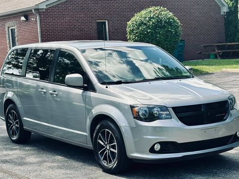 Used 2018 Dodge Grand Caravan SE FWD image 1