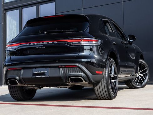 Used 2026 Porsche Macan image 11