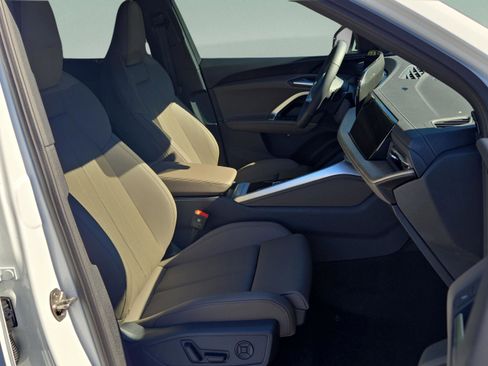 New 2025 Audi Q5 Prestige image 14