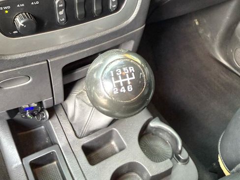 Used 2005 Dodge Ram 2500 Truck SLT AWD/4WD image 16