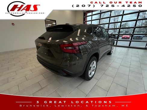 Used 2024 Chevrolet Trax LS FWD image 6