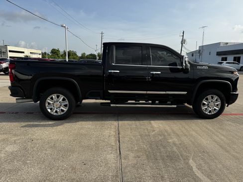 Used 2024 Chevrolet Silverado 2500 High Country AWD/4WD image 7