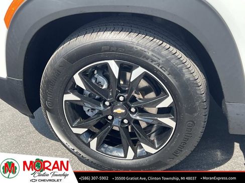 Used 2023 Chevrolet TrailBlazer LT w/ Convenience Package FWD image 11