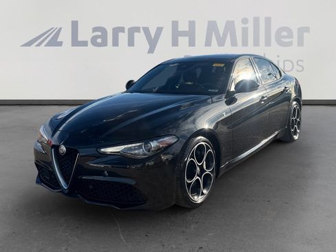 Used 2022 Alfa Romeo Giulia Ti image 1
