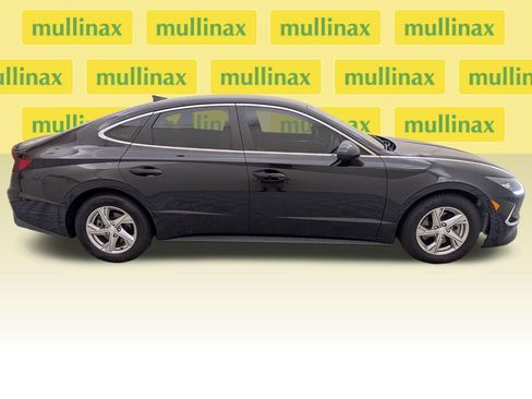 Used 2021 Hyundai Sonata SE image 2