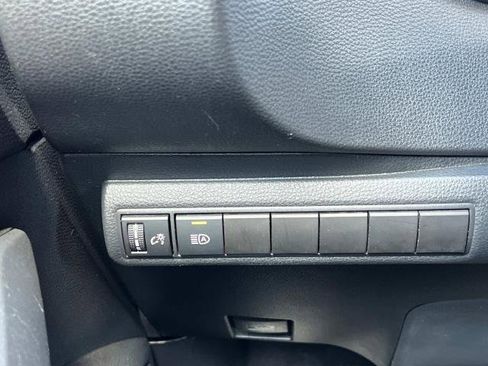 Used 2022 Toyota Corolla LE image 22