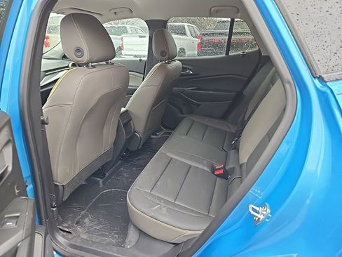 Used 2025 Chevrolet Trax ACTIV FWD image 11