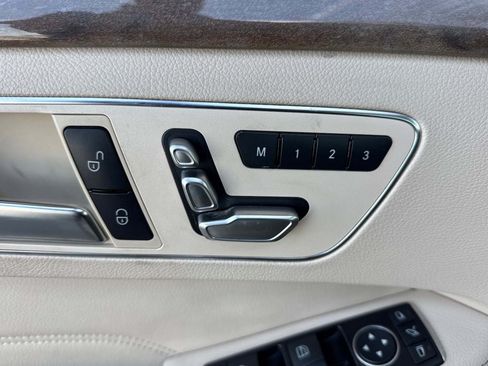 Used 2015 Mercedes-Benz E 250 BlueTEC 4MATIC Sedan image 30