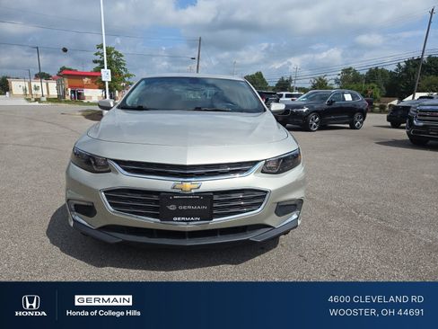 Used 2016 Chevrolet Malibu LT FWD image 2