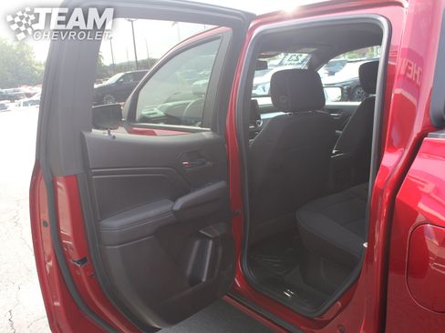 Used 2023 Chevrolet Colorado LT w/ LT Convenience Package II AWD/4WD image 18