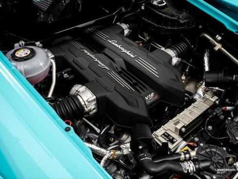 Used 2025 Lamborghini Revuelto image 27