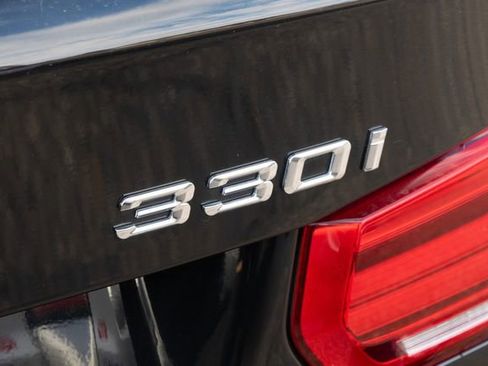 Used 2018 BMW 330i xDrive Sedan w/ Convenience Package image 11