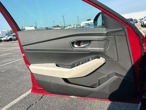 New 2025 Honda Accord SE image 39