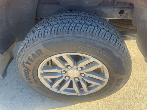 Used 2023 Chevrolet Colorado LT w/ LT Convenience Package II image 11