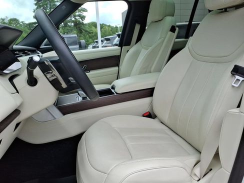 Used 2025 Land Rover Range Rover SE AWD/4WD image 15