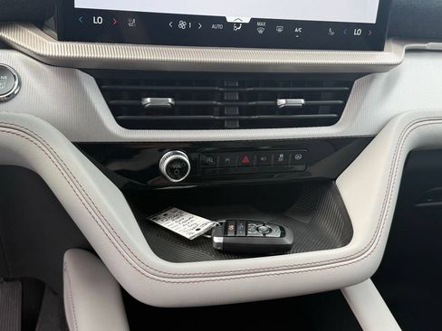 New 2025 Ford Explorer Active w/ Active Comfort Package RWD image 25