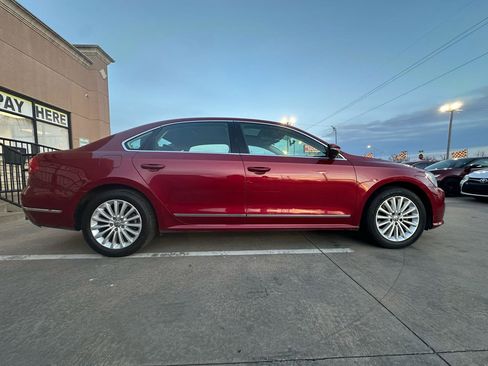 Used 2016 Volkswagen Passat 1.8T SE FWD image 4