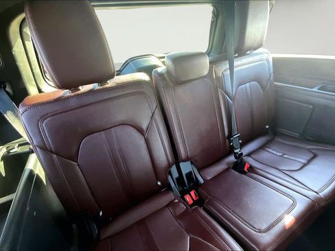 Used 2024 Ford Expedition Limited image 24