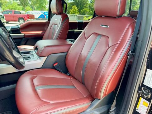Used 2019 Ford F150 Platinum w/ Equipment Group 701A Luxury AWD/4WD image 14