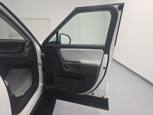 Used 2024 Rivian R1S Adventure AWD/4WD image 18
