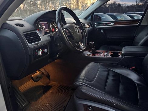 Used 2014 Chevrolet Express 3500 image 18