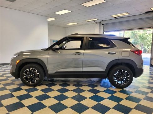 Used 2023 Chevrolet TrailBlazer LT w/ Convenience Package image 4