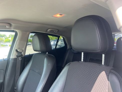 Used 2021 Buick Encore Preferred AWD/4WD image 22