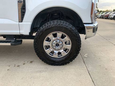 Used 2024 Ford F250 Lariat w/ Chrome Package image 28