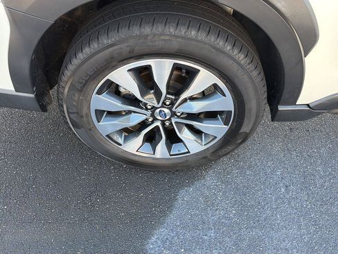 Used 2023 Subaru Outback Limited AWD/4WD image 41