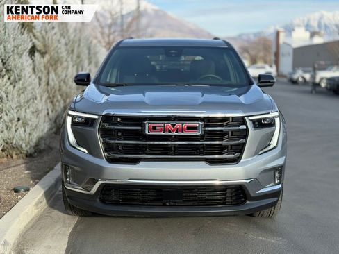 Used 2025 GMC Acadia Elevation w/ Elevation Premium Package image 2