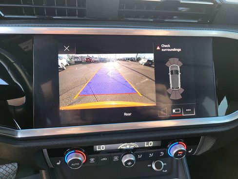 Used 2022 Audi Q3 2.0T Premium w/ Convenience Package image 13