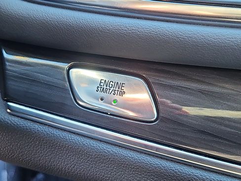 Used 2022 Buick Enclave Premium w/ Experience Buick Package image 21