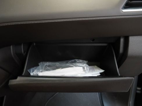 Used 2022 Chevrolet Tahoe Z71 w/ Z71 Off-Road Package AWD/4WD image 44