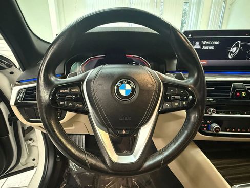 Used 2021 BMW 530i w/ Convenience Package RWD image 27