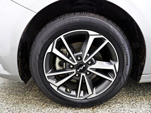 Used 2023 Kia Forte LXS FWD image 18