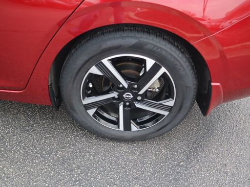 Used 2025 Nissan Sentra SV image 9