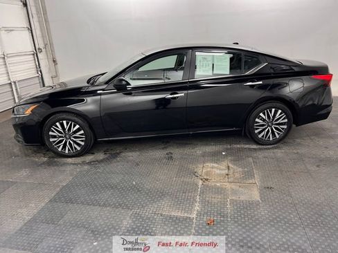 Used 2025 Nissan Altima 2.5 SV FWD image 6