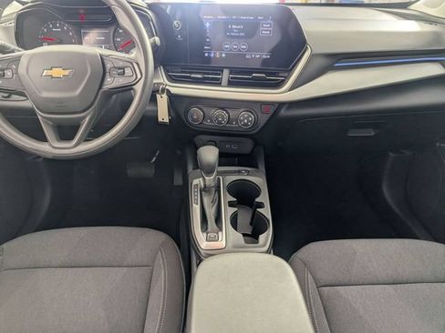 Used 2024 Chevrolet Trax LS w/ LS Convenience Package FWD image 22