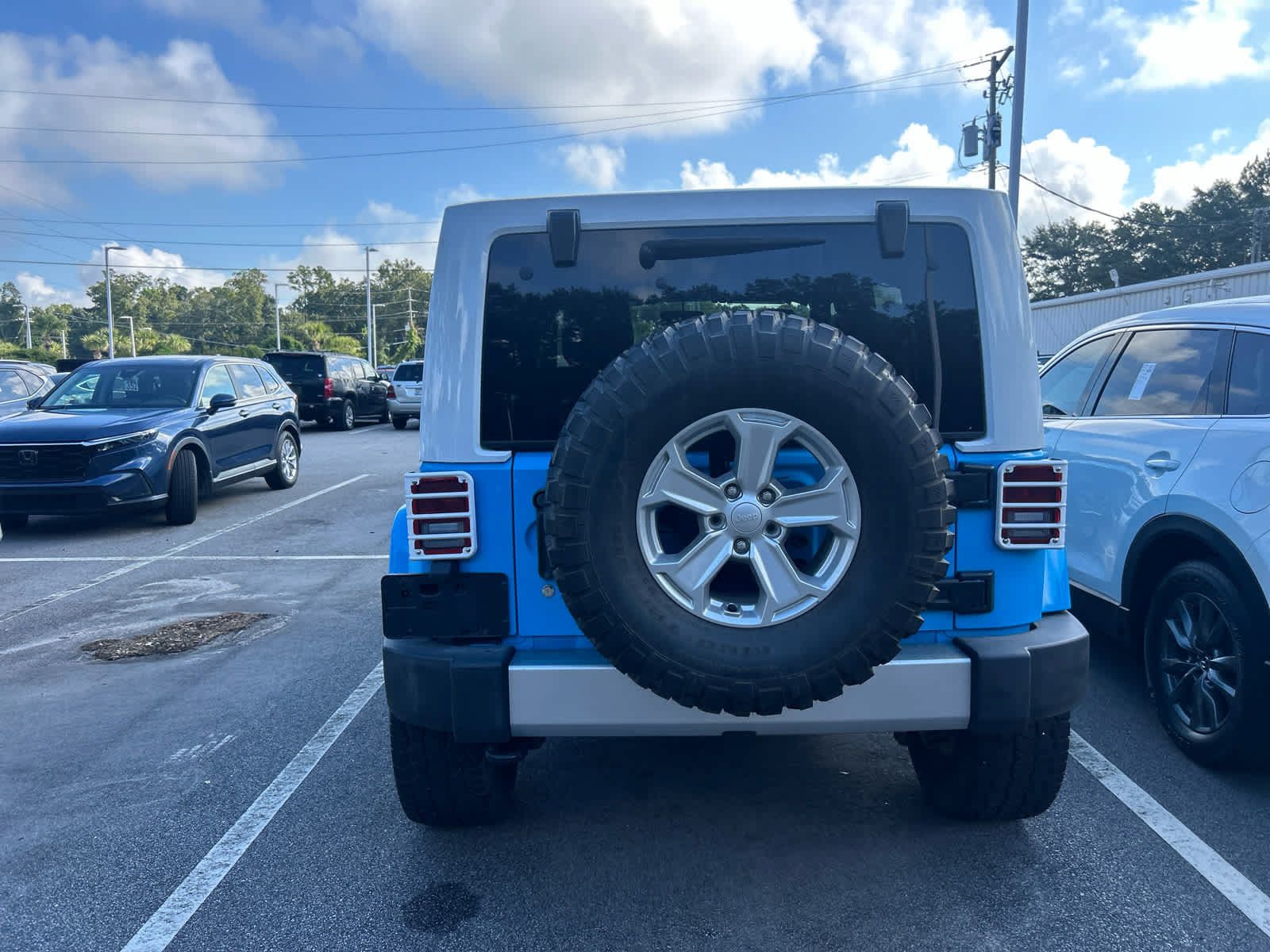 Used 2017 Jeep Wrangler Unlimited Sahara w/ Quick Order Package 24E Chief AWD/4WD image 3