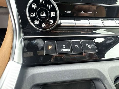 New 2026 Nissan Armada SL w/ Captain's Chari Seat Package image 19