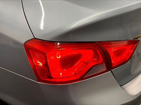 Used 2014 Chevrolet Impala LT w/ Convenience Package FWD image 28