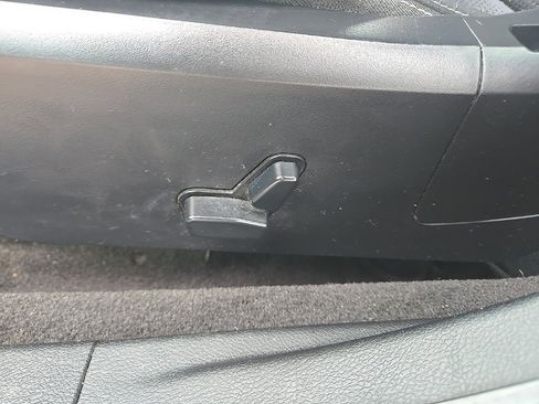 Used 2011 Chrysler 200 S image 11