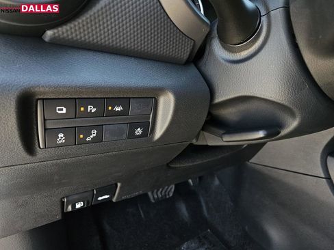 New 2025 Nissan Kicks Play S image 17